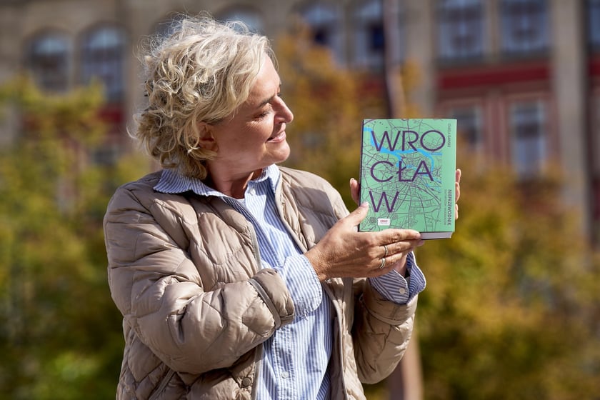Na zdjęciach Izabela Ganske, autorka książki&nbsp;&bdquo;Wrocław. Nieprzewodnik dla turyst&oacute;w i mieszkańc&oacute;w&rdquo;