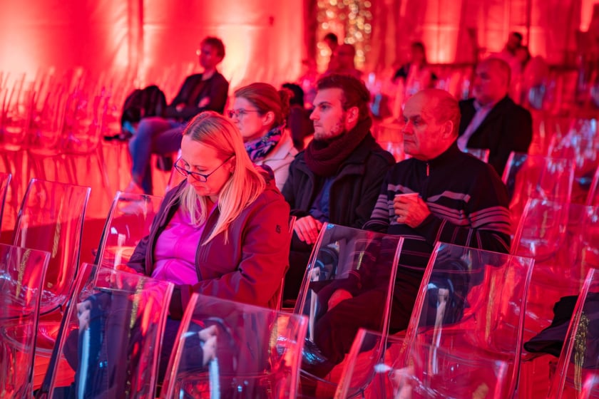 Strefa Melomana Konkursu Chopinowskiego w specjalnym pawilonie na pl. Społecznym przed dawnym Impartem&nbsp;