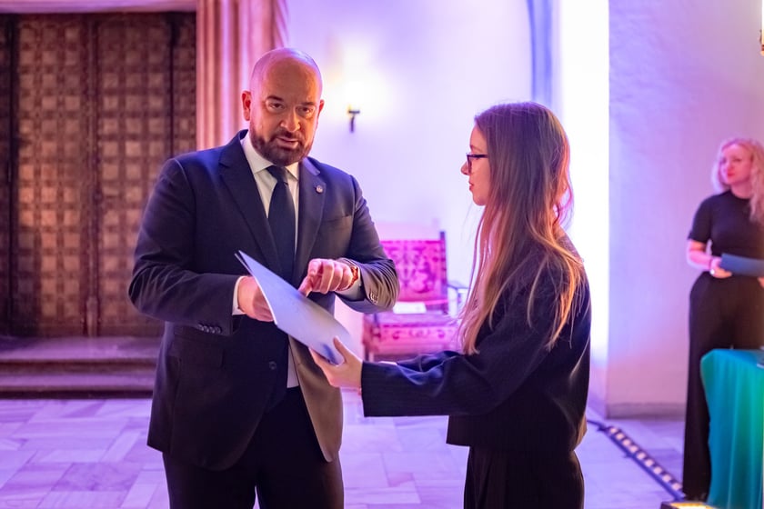 Uroczystość przyznania stypendi&oacute;w dla młodzieży wrocławskiej, uzdolnionej artystycznie