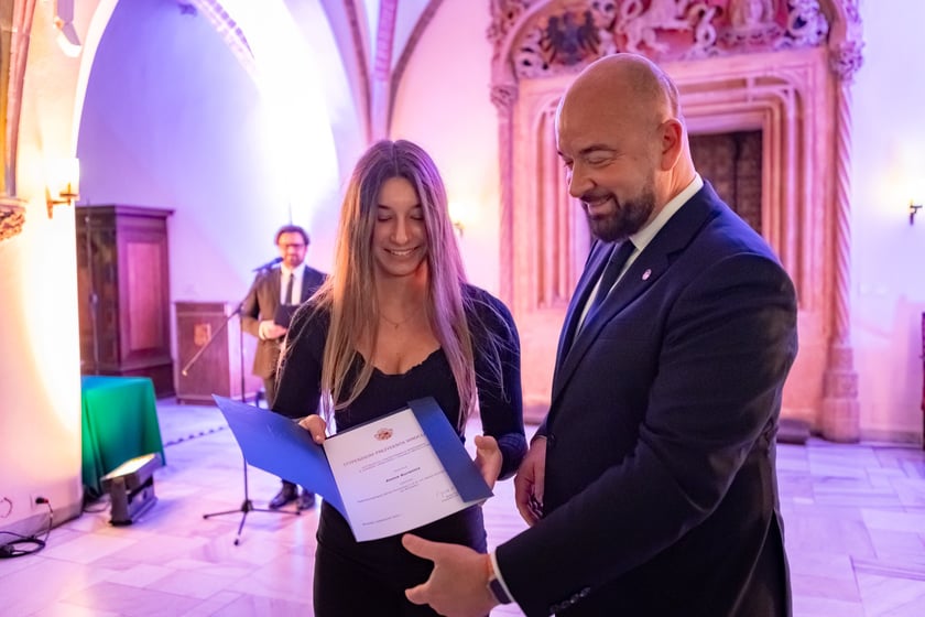 Uroczystość przyznania stypendi&oacute;w dla młodzieży wrocławskiej, uzdolnionej artystycznie