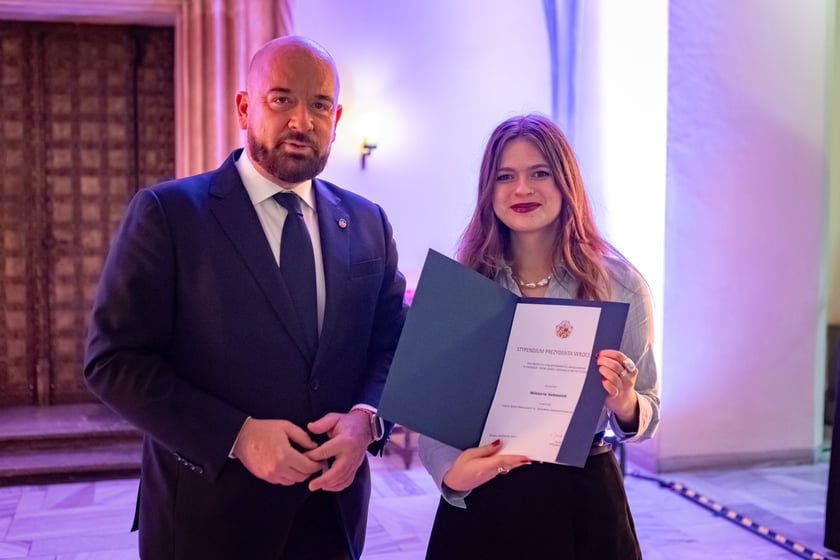 Uroczystość przyznania stypendi&oacute;w dla młodzieży wrocławskiej, uzdolnionej artystycznie