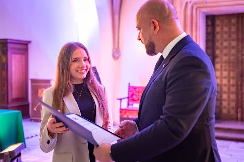 Uroczystość przyznania stypendi&oacute;w dla młodzieży wrocławskiej, uzdolnionej artystycznie