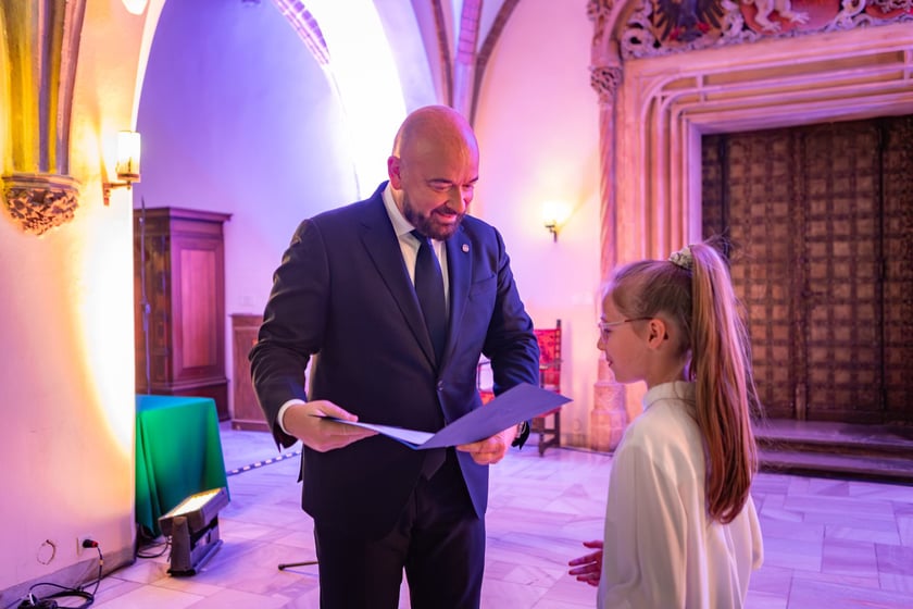 Uroczystość przyznania stypendi&oacute;w dla młodzieży wrocławskiej, uzdolnionej artystycznie