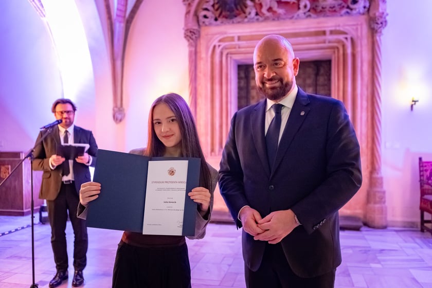 Uroczystość przyznania stypendi&oacute;w dla młodzieży wrocławskiej, uzdolnionej artystycznie