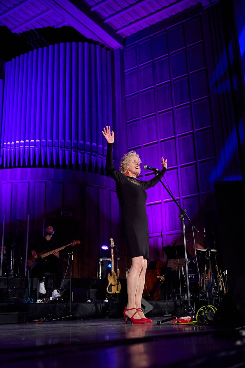 III edycja Og&oacute;lnopolskiego Senioralnego Festiwalu Piosenki Artystycznej w ramach Wrocławskich Dni Seniora - koncert finałowy