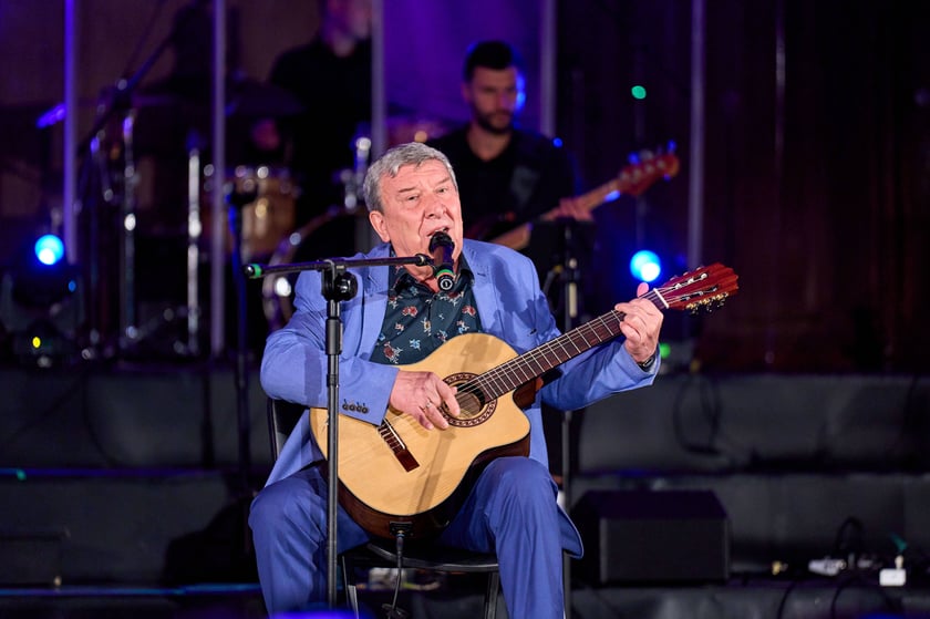 III edycja Og&oacute;lnopolskiego Senioralnego Festiwalu Piosenki Artystycznej w ramach Wrocławskich Dni Seniora - koncert finałowy