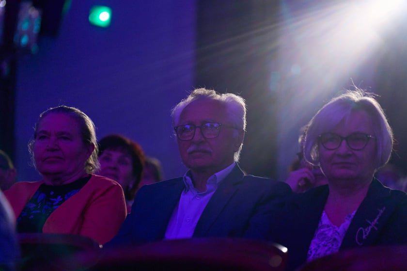 III edycja Og&oacute;lnopolskiego Senioralnego Festiwalu Piosenki Artystycznej w ramach Wrocławskich Dni Seniora - koncert finałowy