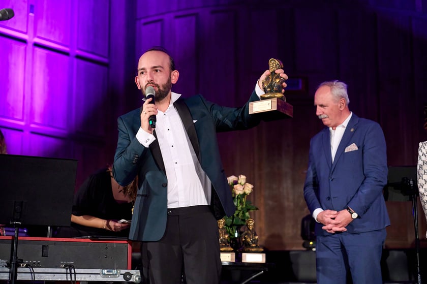 III edycja Og&oacute;lnopolskiego Senioralnego Festiwalu Piosenki Artystycznej w ramach Wrocławskich Dni Seniora - koncert finałowy