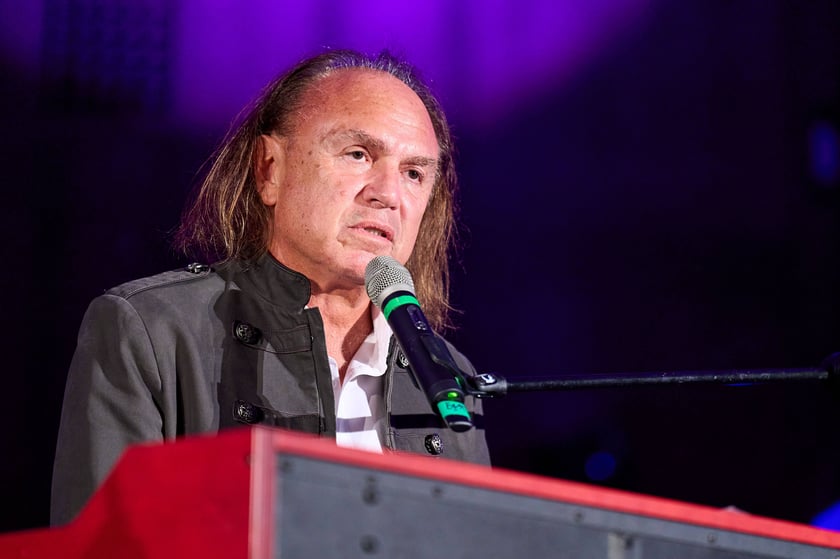 III edycja Og&oacute;lnopolskiego Senioralnego Festiwalu Piosenki Artystycznej w ramach Wrocławskich Dni Seniora - koncert finałowy