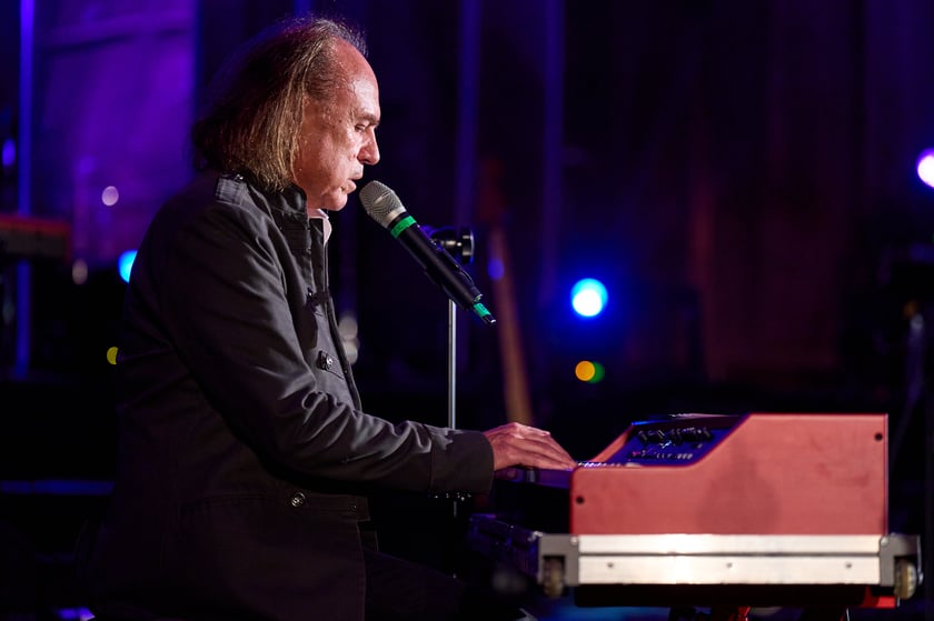 III edycja Og&oacute;lnopolskiego Senioralnego Festiwalu Piosenki Artystycznej w ramach Wrocławskich Dni Seniora - koncert finałowy