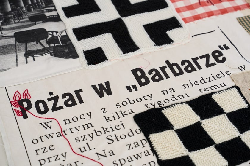Fragmenty tkaniny artystycznej, kt&oacute;ra od 29 października ozdobi ścianę w Barbarze