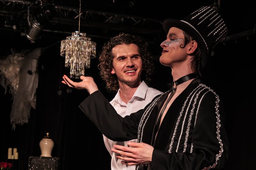 Na zdjęciu aktorzy Teatru Ekstrawersja w spektaklu &bdquo;Tango&rdquo; Sławomira Mrożka