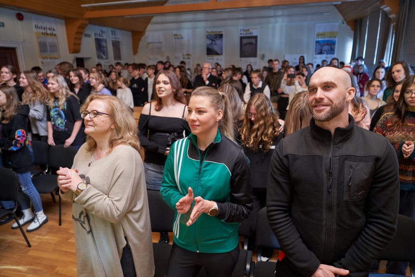Kolędowanie w IV Liceum Ogólnokształcącym we Wrocławiu