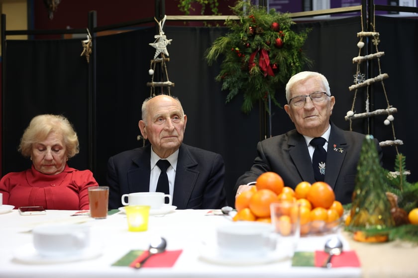 Spotkanie świąteczno-noworoczne z członkami stowarzyszenia Dolnośląska Rodzina Katyńska, 16.01.2024