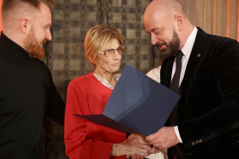 Uroczystość we wrocławskim starym Ratuszu, podczas której podziękowania za pracę na rzecz seniorów odebrało ponad 30 zaangażowanych społecznie wrocławian i wrocławianek.