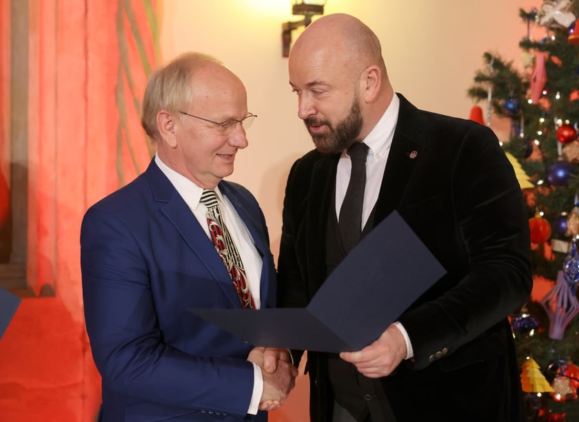 Uroczystość we wrocławskim starym Ratuszu, podczas której podziękowania za pracę na rzecz seniorów odebrało ponad 30 zaangażowanych społecznie wrocławian i wrocławianek.