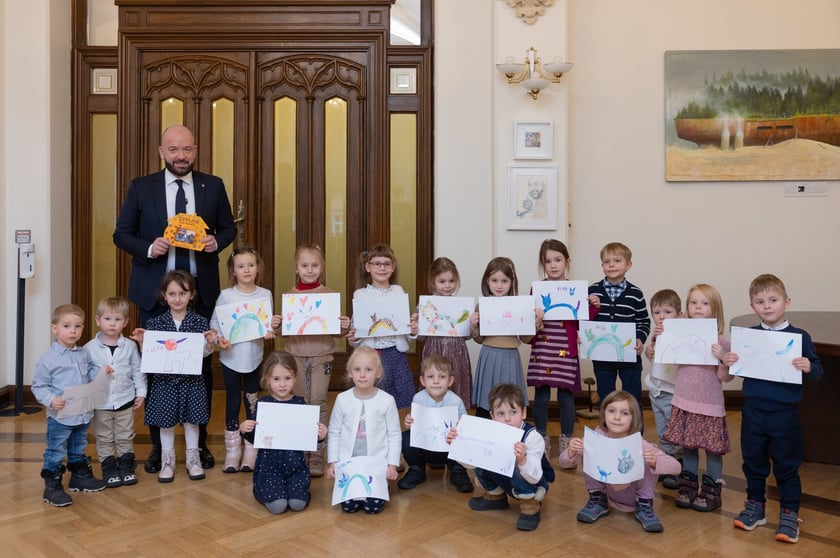 Dzieci z Przedszkola Niepublicznego &bdquo;Dzielne dzieciaki'&rdquo;, przy ul. Sołtysowickiej 59A, 30 dzieci (w wieku 3&ndash;7 lat)