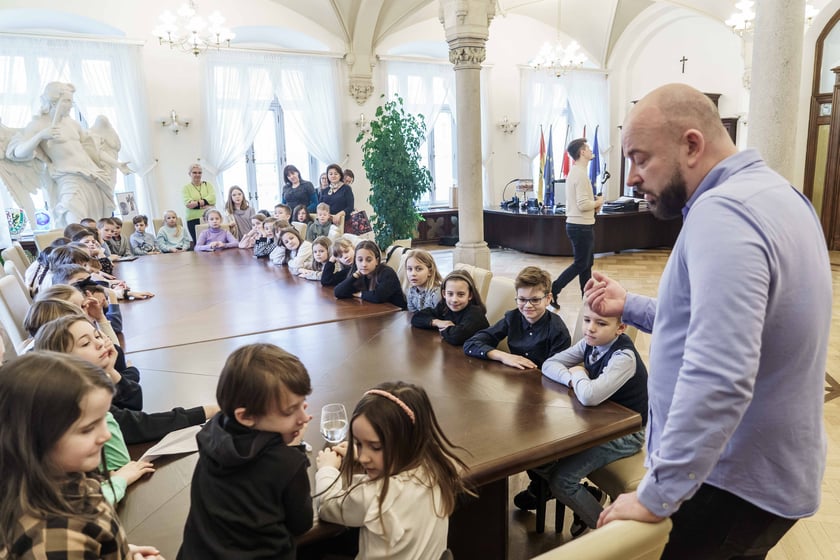 Dziś w Ratuszu gościły kolejne grupy uczniów z wrocławskich szkół