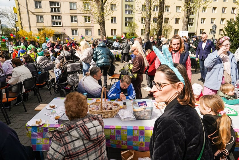 Paczki wielkanocne w domu Na Ciepłej (MOPS), 27 marca 2024 roku