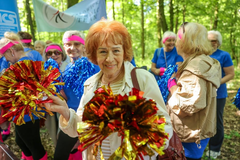 Seniorzy walczyli o puchar w nordic walking