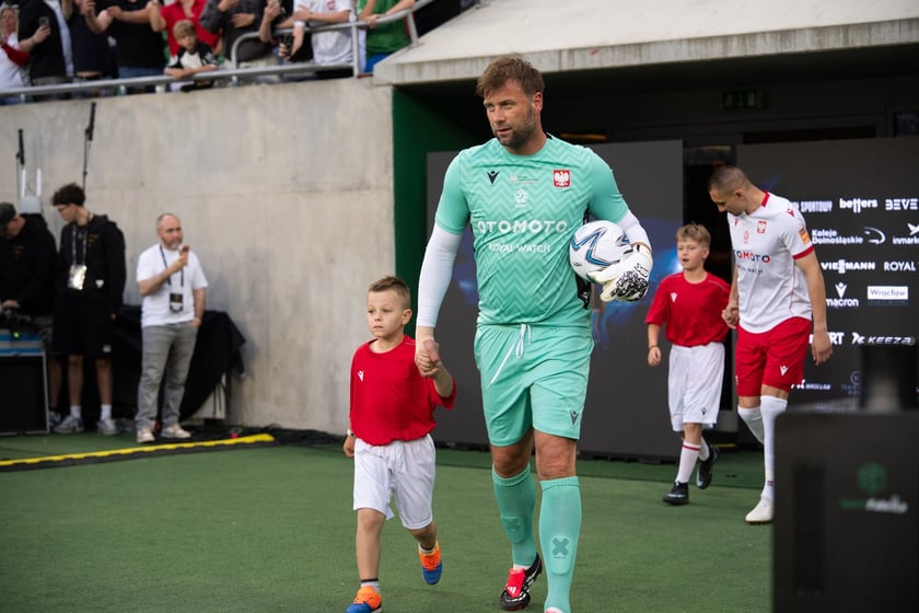 Ultimate Legends Night Wrocław 2026. Polskie legendy i światowe gwiazdy futbolu zmierzyły się 27 maja na boisku Tarczyński Arena Wrocław