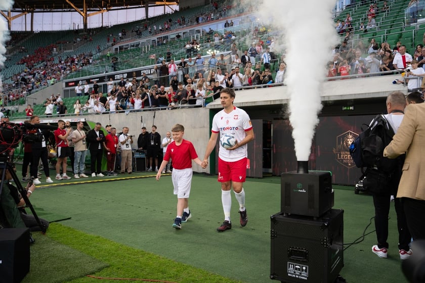Ultimate Legends Night Wrocław 2026. Polskie legendy i światowe gwiazdy futbolu zmierzyły się 27 maja na boisku Tarczyński Arena Wrocław