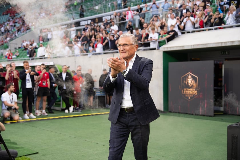 Ultimate Legends Night Wrocław 2026. Polskie legendy i światowe gwiazdy futbolu zmierzyły się 27 maja na boisku Tarczyński Arena Wrocław