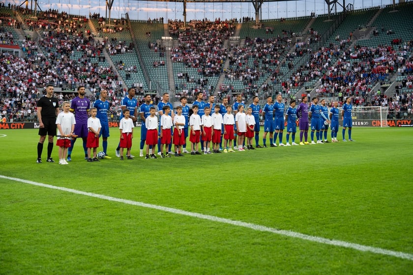 Ultimate Legends Night Wrocław 2026. Polskie legendy i światowe gwiazdy futbolu zmierzyły się 27 maja na boisku Tarczyński Arena Wrocław