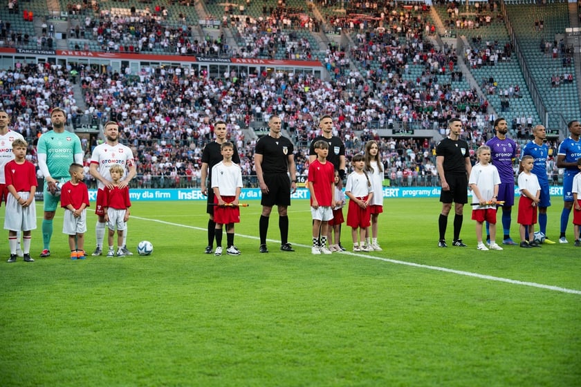 Ultimate Legends Night Wrocław 2026. Polskie legendy i światowe gwiazdy futbolu zmierzyły się 27 maja na boisku Tarczyński Arena Wrocław