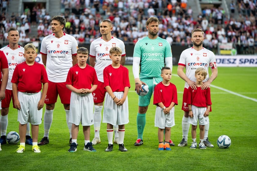 Ultimate Legends Night Wrocław 2026. Polskie legendy i światowe gwiazdy futbolu zmierzyły się 27 maja na boisku Tarczyński Arena Wrocław