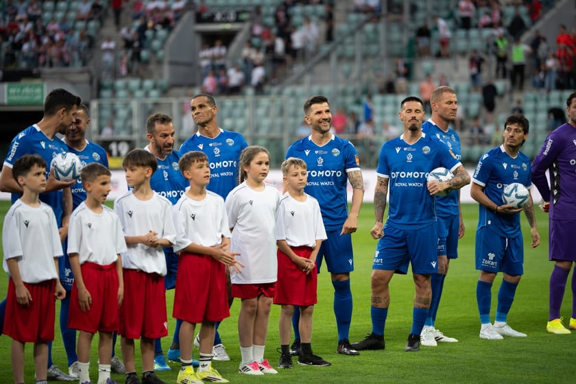 Ultimate Legends Night Wrocław 2026. Polskie legendy i światowe gwiazdy futbolu zmierzyły się 27 maja na boisku Tarczyński Arena Wrocław