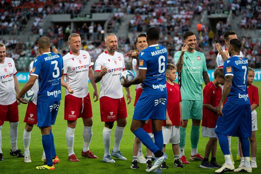 Ultimate Legends Night Wrocław 2026. Polskie legendy i światowe gwiazdy futbolu zmierzyły się 27 maja na boisku Tarczyński Arena Wrocław