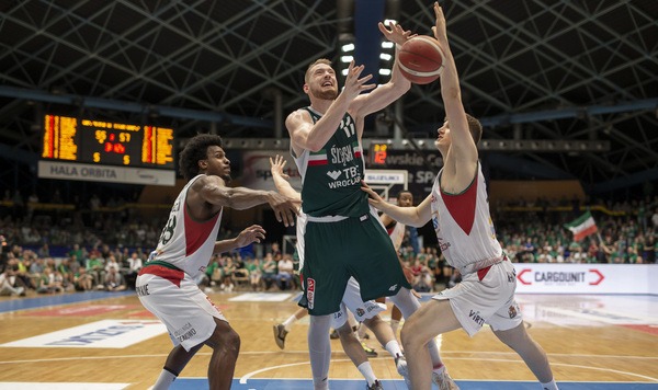 Koszykarze Śląska i Legii stworzyli w Warszawie emocjonujące widowisko