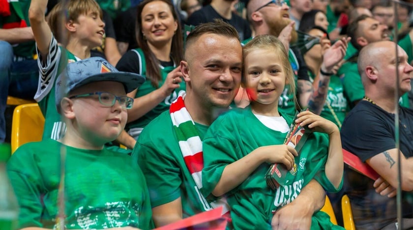 Na meczach Śląska jest bardzo bezpiecznie. Dlatego przychodzą na nie rodzice z dziećmi.