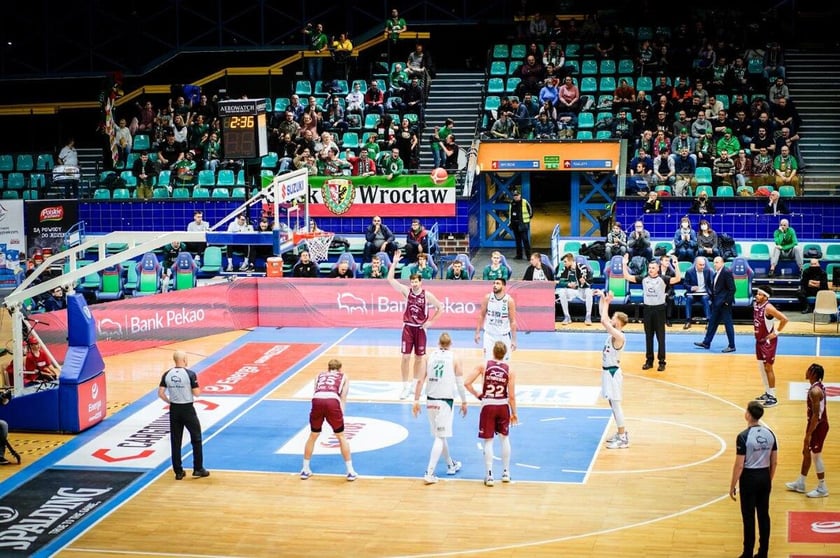 W Hali Orbita wymieniono włąśnie parkiet. Odbywa się tu mnóstwo imprez sportowych czy muzycznych