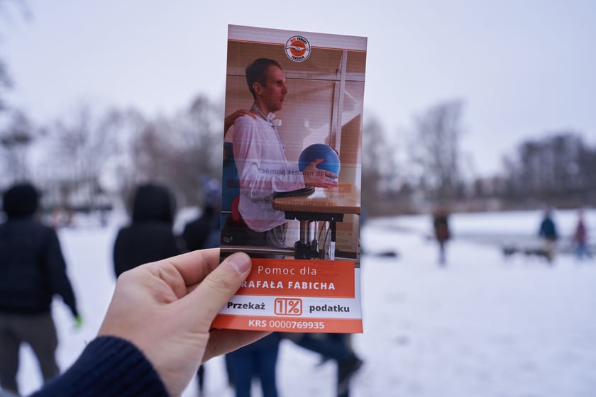 Charytatywne morsowanie dla Rafała Fabicha na Jeziorze Pawłowickim - 18 grudnia 2022 r. - zdjęcia uczestników