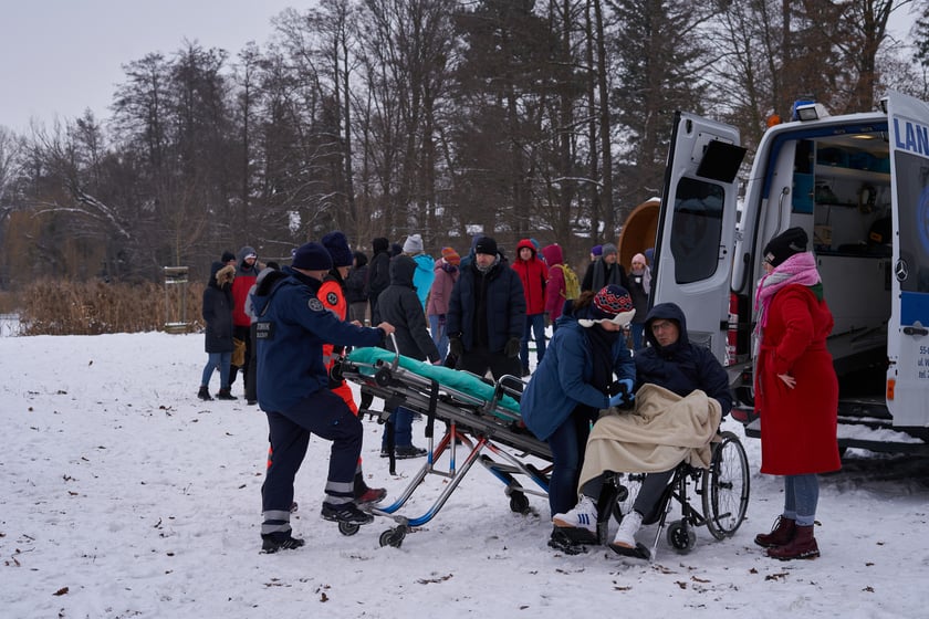Charytatywne morsowanie dla Rafała Fabicha na Jeziorze Pawłowickim - 18 grudnia 2022 r. - zdjęcia uczestników