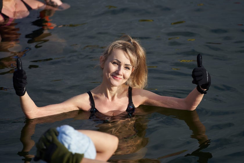 Wrocławskie morsy podczas morsowania na Morskim Oku - 14 stycznia 2023 r.