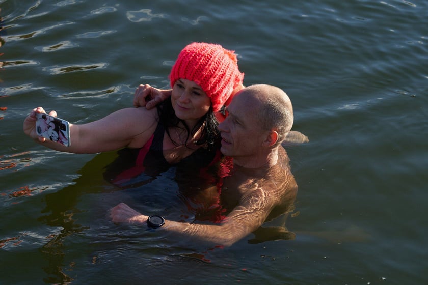 Wrocławskie morsy podczas morsowania na Morskim Oku - 14 stycznia 2023 r.