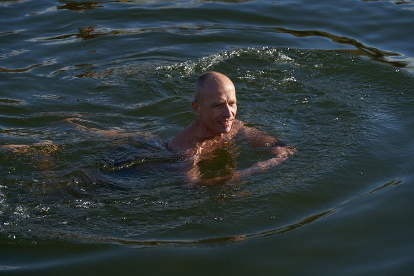 Wrocławskie morsy podczas morsowania na Morskim Oku - 14 stycznia 2023 r.