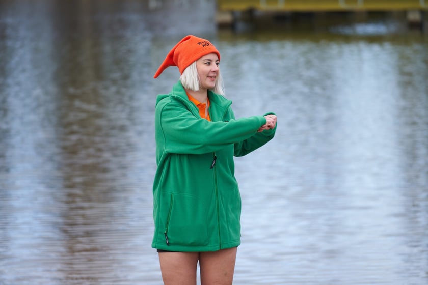 Wrocławskie morsy podczas morsowania na Morskim Oku - 14 stycznia 2023 r.