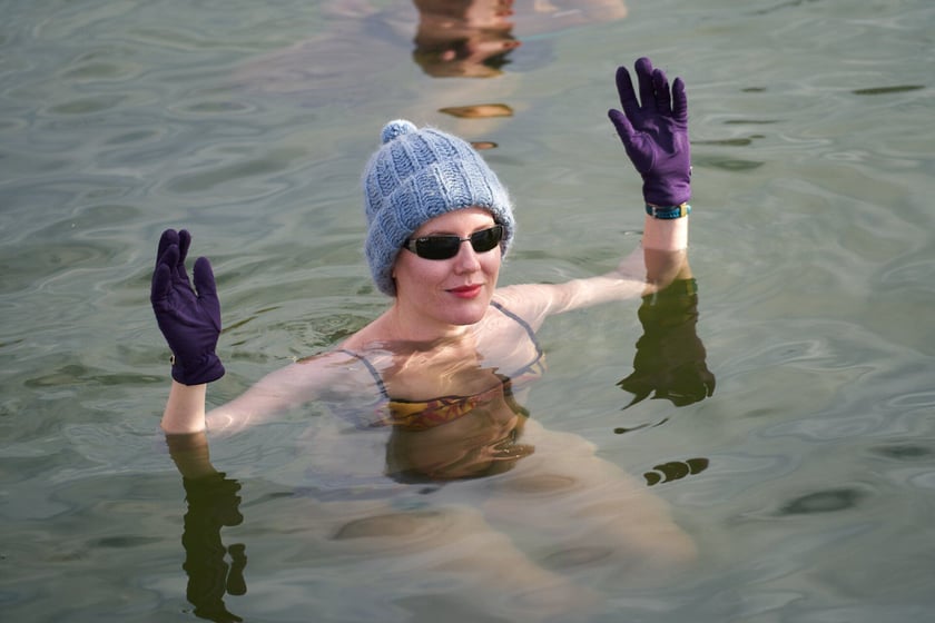 Wrocławskie morsy podczas morsowania na Morskim Oku - 14 stycznia 2023 r.