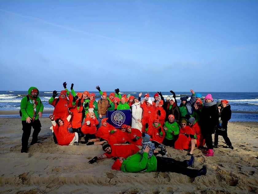 Na zdjęciu widać morsy z Wrocławia w Mielnie