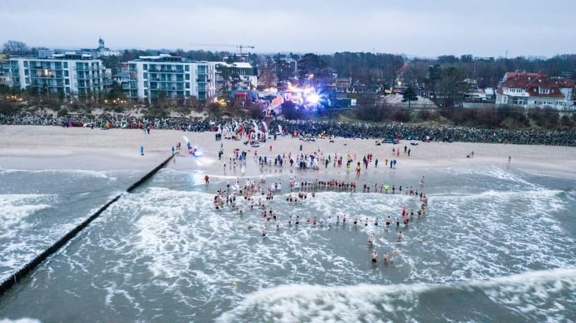 Na zdjęciu widać morsy z Wrocławia w Mielnie