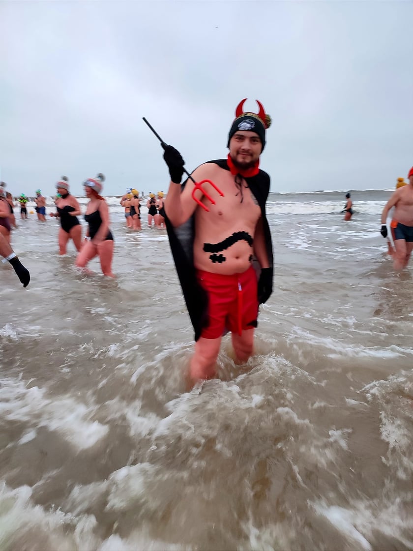 Na zdjęciu widać morsy z Wrocławia w Mielnie