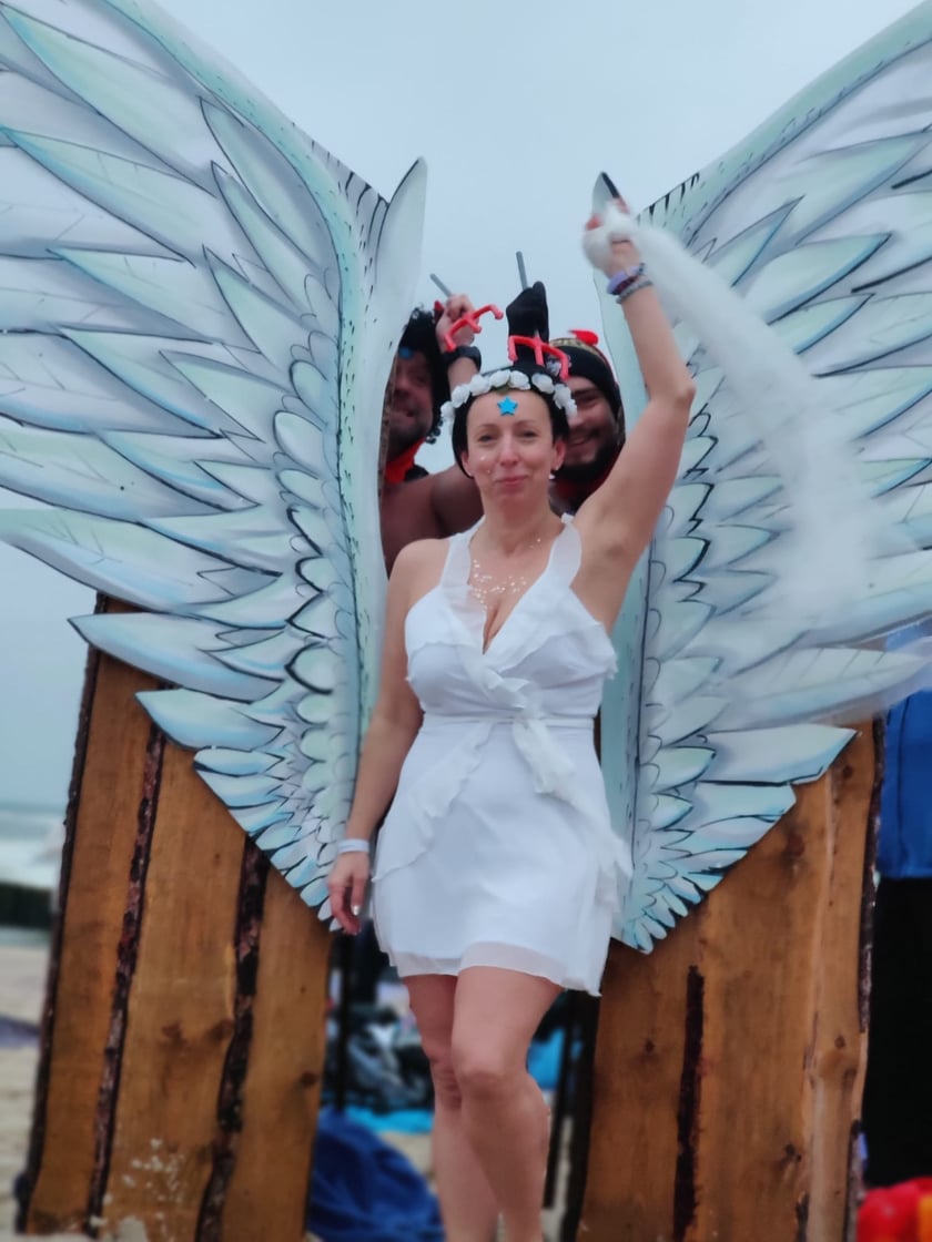 Na zdjęciu widać morsy z Wrocławia w Mielnie