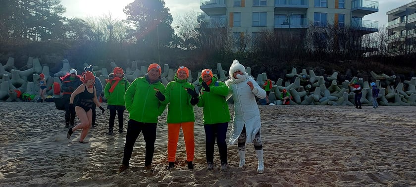 Na zdjęciu widać morsy z Wrocławia w Mielnie