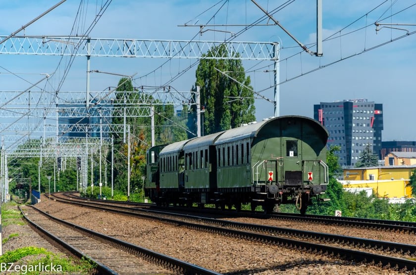 Na zdjęciu widać zabytkowy pociąg