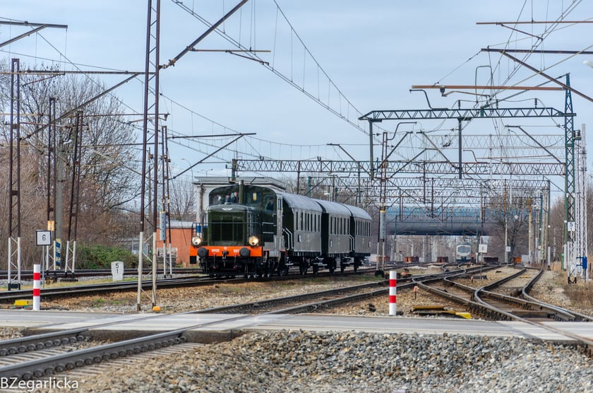 Przejazd zabytkowymi pociągami po Wrocławiu, 12.03.2023
