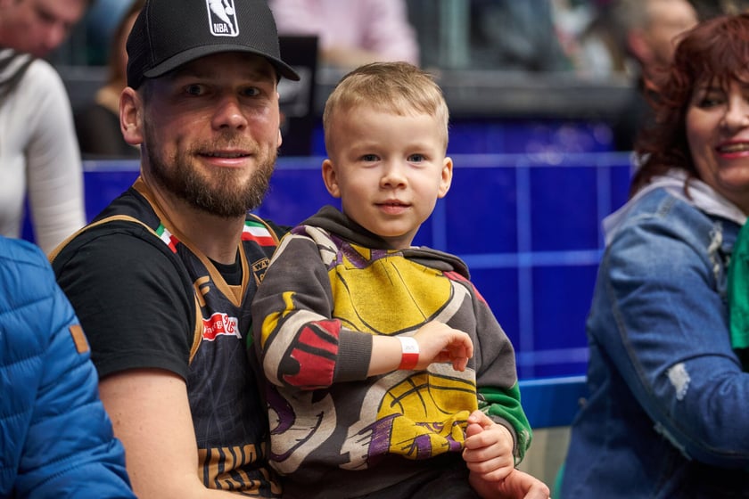 Śląsk Wrocław - Astoria Bydgoszcz w hali Orbita, zdjęcia kibiców i meczu